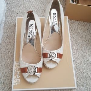 Michael kors cream wedge